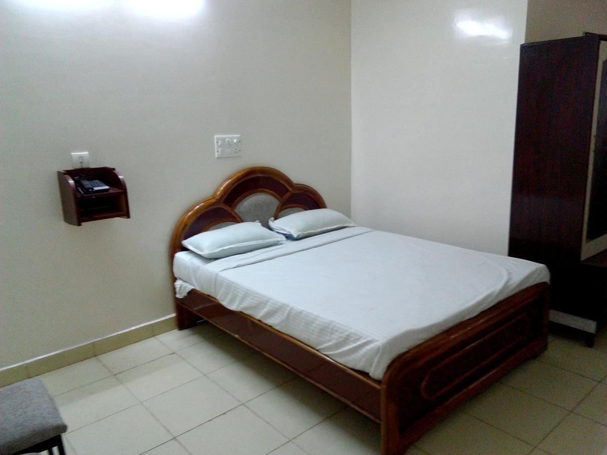 Sahasra Residency Hotel Hyderabad Exterior foto