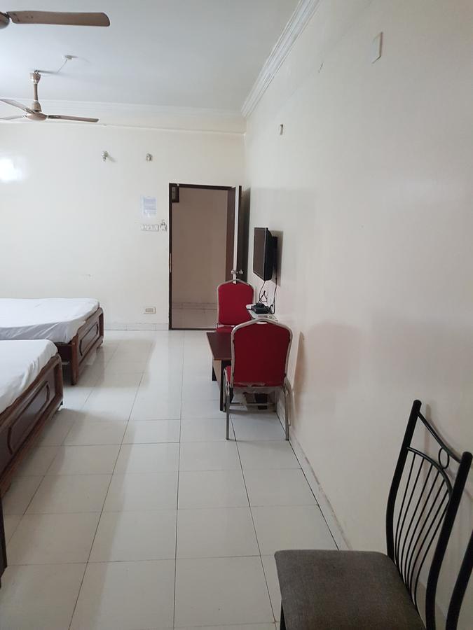 Sahasra Residency Hotel Hyderabad Exterior foto