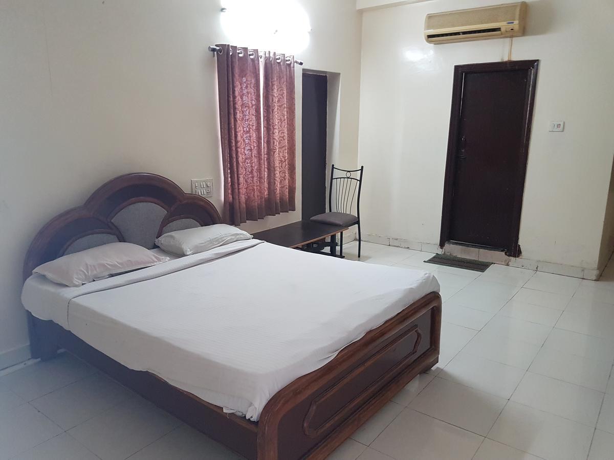 Sahasra Residency Hotel Hyderabad Exterior foto