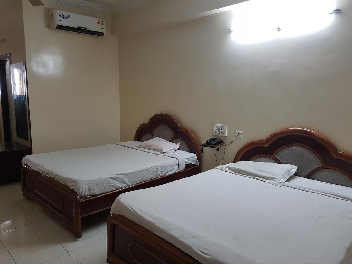 Sahasra Residency Hotel Hyderabad Exterior foto