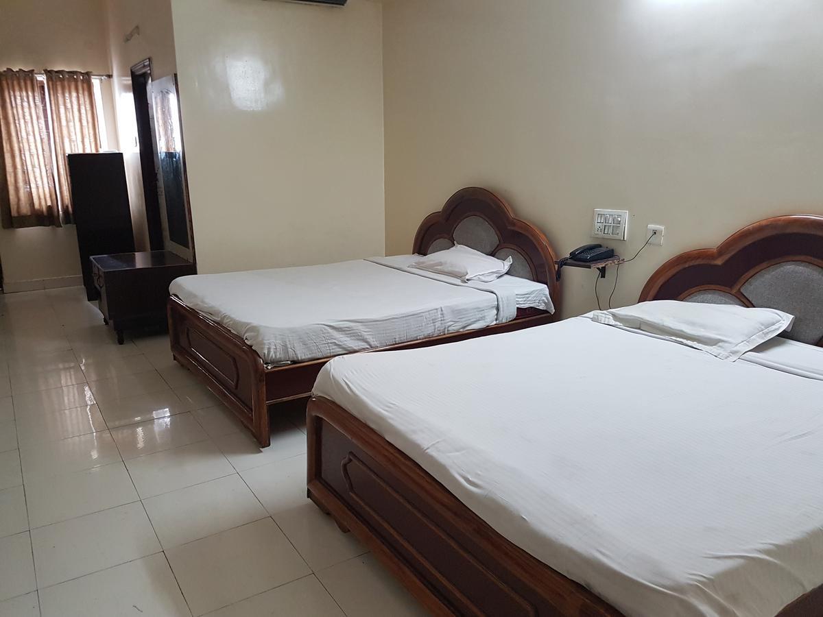 Sahasra Residency Hotel Hyderabad Exterior foto